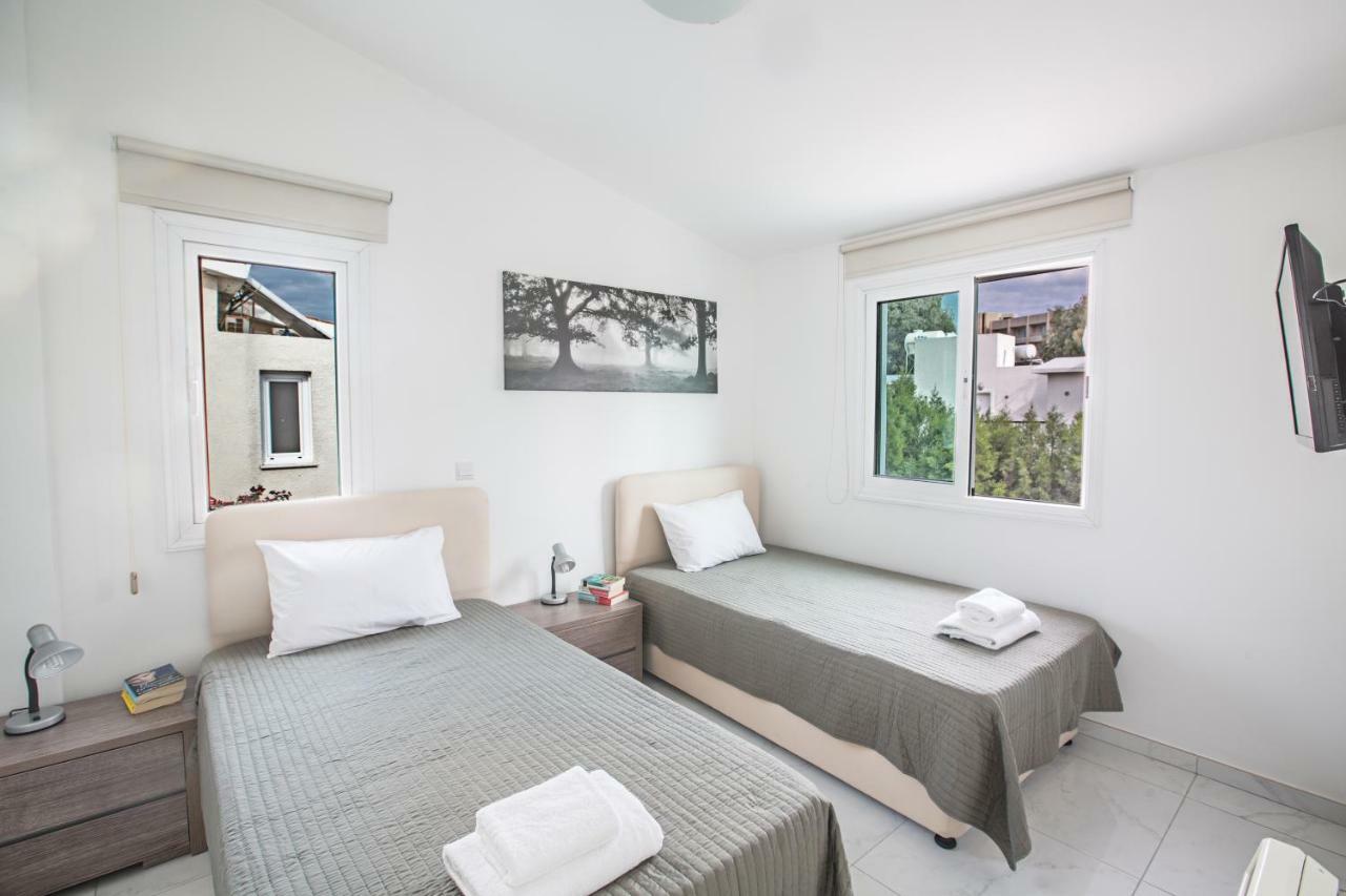 Konnos Hight Villa โปรทาราส ภายนอก รูปภาพ